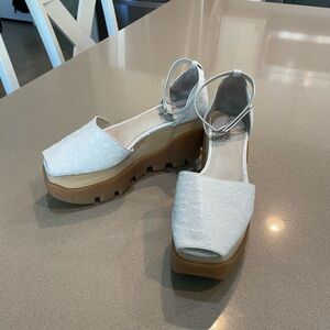 Jeffrey Campbell Fuse Leather Sandals platform in White wood & rubber soles 7.5